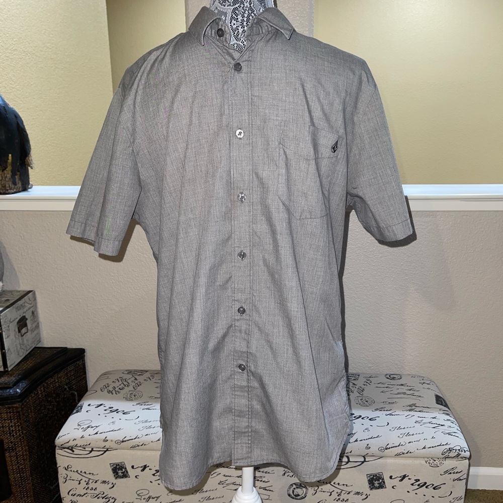 Volcom Gray Button Down Shirt 👕